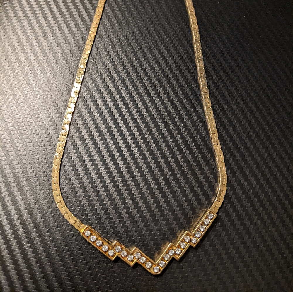 Art Deco V Necklace